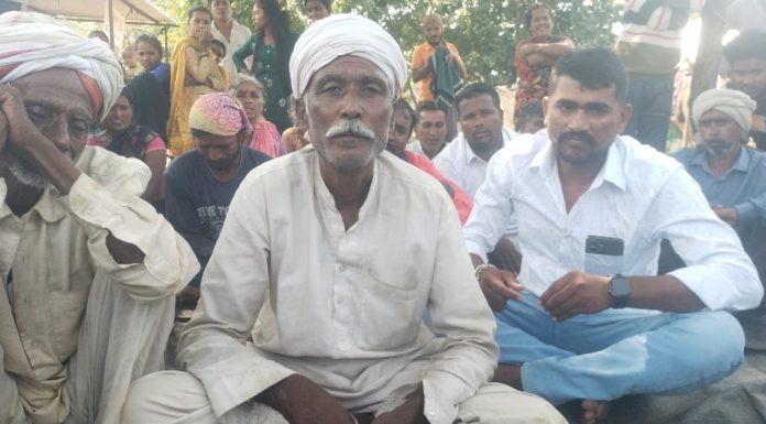 अखेर पिपरबोडी येथे ग्रामस्थांनी घेतला दारुबंदी चा निर्णय. ———————————————- हनुमान मंदिर देवस्थान व चिनोरा तंटामुक्त समिती चा पुढाकार