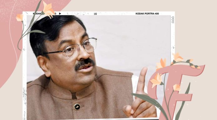 _अर्थसंकल्प प्रतिक्रिया*_ *सर्वच घटकांना न्याय देऊन गरिबांच्या कल्याणाचा विचार: ना. सुधीर मुनगंटीवार*