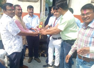 *रेल्वे प्रवासी संघातर्फे बल्लारशाह एक्सप्रेसचे हर्षोल्लासात स्वागत*