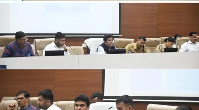 आदर्श आचारसंहितेची काटेकोरपणे अंमलबजावणी करा Ø जिल्हाधिका-यांचे विभाग प्रमुखांना निर्देश