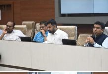 निवडणूक प्रक्रियेमध्ये अतिशय चांगले काम करा Ø जिल्हाधिका-यांकडून विविध यंत्रणेच्या तयारीचा आढावा