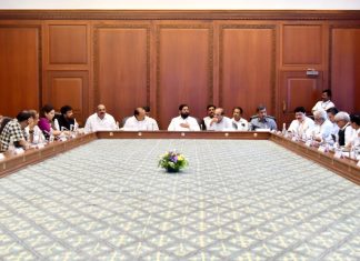 *मुख्यमंत्री, उपमुख्यमंत्र्यांकडून पाणी उपलब्धता, पावसाचा आढावा*