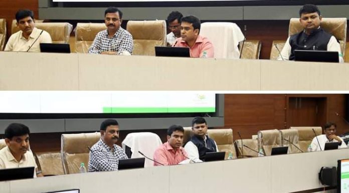 मुख्यमंत्री युवा कार्य प्रशिक्षण योजना जिल्हाधिका-यांनी घेतला अंमलबजावणीचा आढावा.