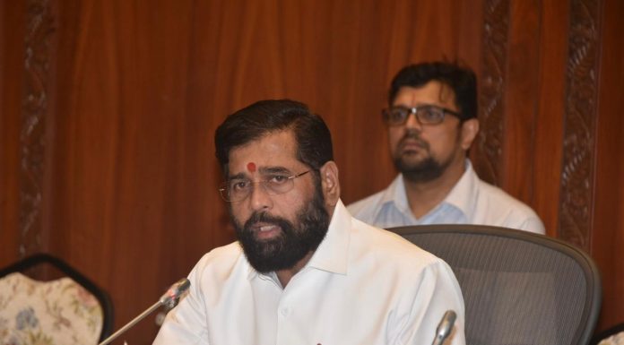 ठाणे, पालघर, नाशिक, रायगड जिल्ह्यातील महामार्गावरील खड्डे, वाहतुक कोंडीची मुख्यमंत्र्यांनी घेतली गंभीर दखल*