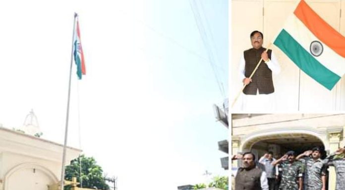 जिल्ह्यातील प्रत्येक घरावर दिमाखात राष्ट्रध्वज फडकवा Ø पालकमंत्री सुधीर मुनगंटीवार यांचे नागरिकांना आवाहन