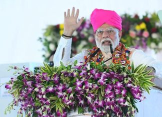 प्रधानमंत्री नरेंद्र मोदी यांच्या हस्ते शेतकऱ्यांना दिवसा वीज पुरवठ्यासाठी ५ सौर उर्जा प्रकल्पांचे लोकार्पण*