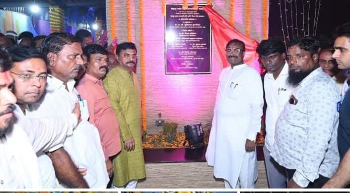 पालकमंत्री सुधीर मुनगंटीवार यांच्या पुढाकाराने चंद्रपूरच्या ऑटोचालकांसाठी आकर्षक स्थानक!