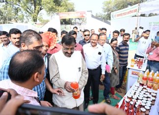 *शेतकऱ्यांच्या समृद्धीमध्येच देशाच्या प्रगतीचा मार्ग* *आ. श्री. सुधीर मुनगंटीवार यांचे कृषी महोत्सवात प्रतिपादन*